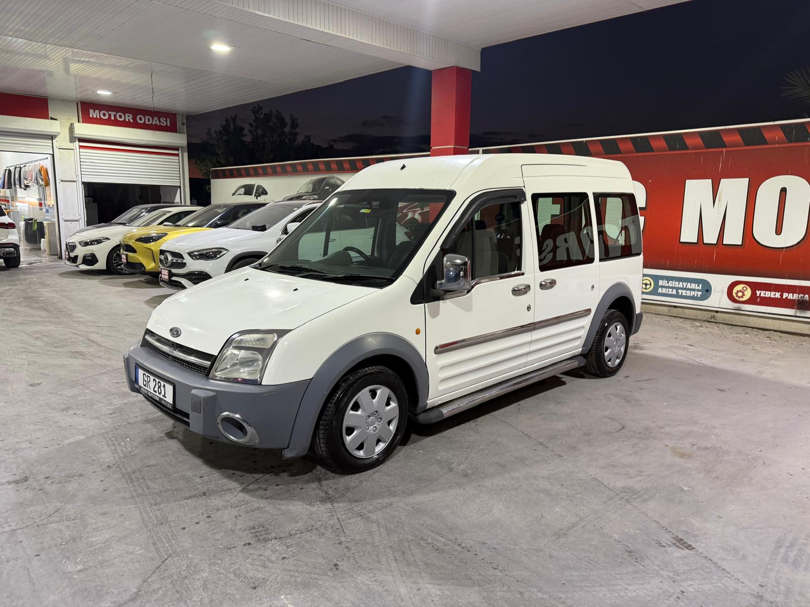 FORD CONNECT 2004 SALON